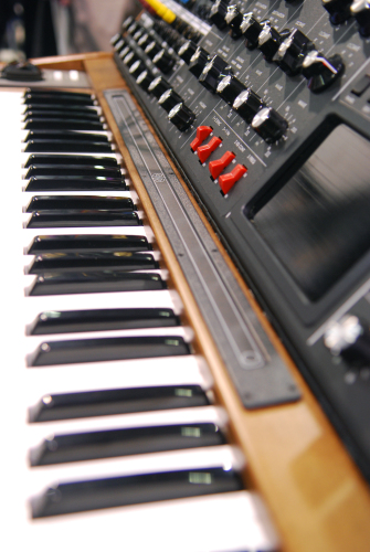 Moog_VoyagerXL_keys